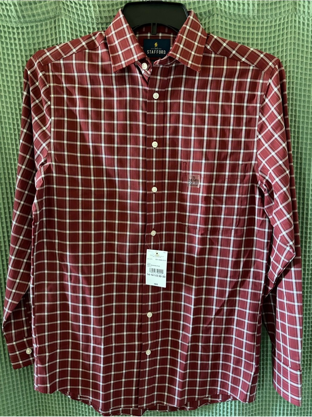 Stafford Men's Burgundy Plaid Button-Down Shirt Men’s size Small NWT